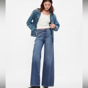 NWT High Rise Wide-Leg Jeans (Md Wash)